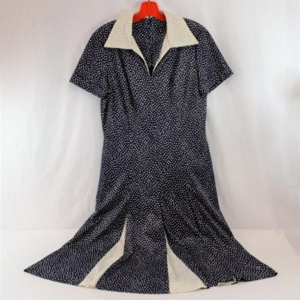Vintage Blue  White Polka Dot Shift Dress with Collar and Short Sleeves